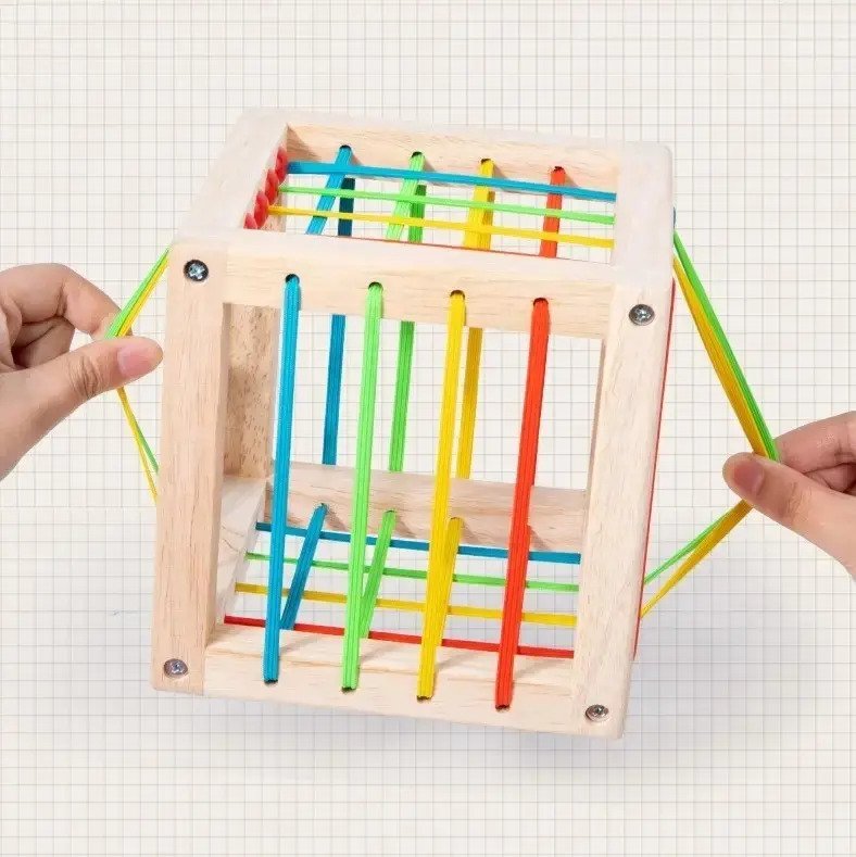 Cubo De Madera Con Encaje Y Elásticos Juguete Montessori - Juguete Didáctico de Madera en Chile - Vista 3